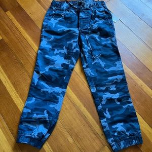 BNWT blue camo Gap pants